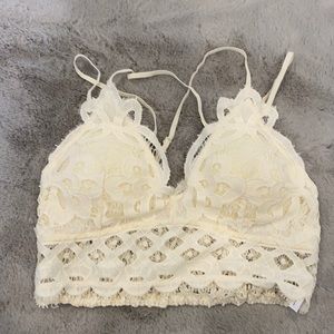 Gorgeous Cream Bralette laced women’s size medium with support Anemone